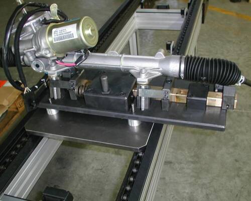 Gruppo cambio automotive su pallet tecnologico all’interno della linea di assemblaggio Movin