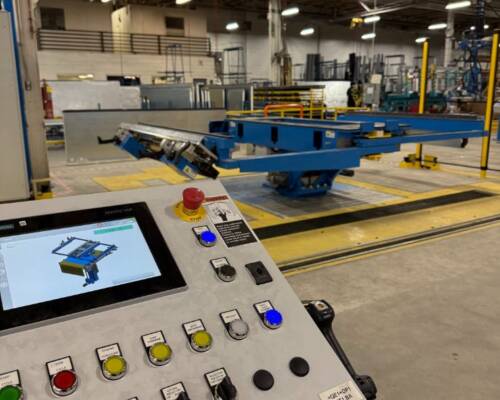 Pannello HMI per il controllo e gestione di una macchina con automation per lu2019assembly dei banchi frigo commerciali lungo la line di assembly Movin