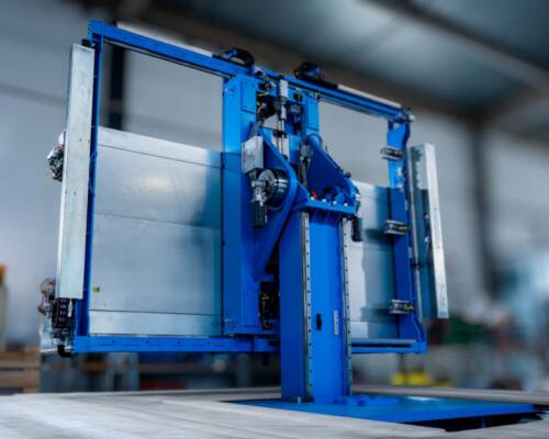 Macchina con automation industrial progettata e realizzata da Movin per il sector della refrigerazione commerciale durante il testing e prototipazione prima dellu2019installazione